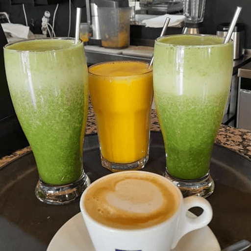 TOMIK offers a selection of freshly squeezed juices - TOMIK TOMIK, Daily Detox, Orange, Apple
