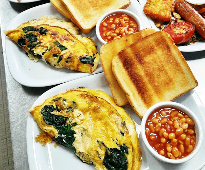 TOMIK Cheddar & Spinach Omelette